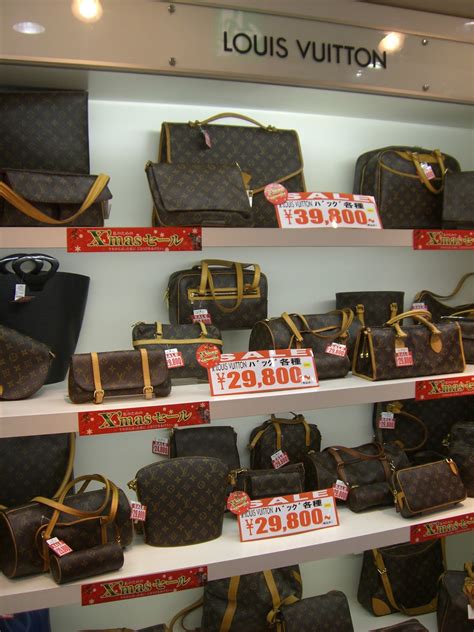 Louis Vuitton price in Japan